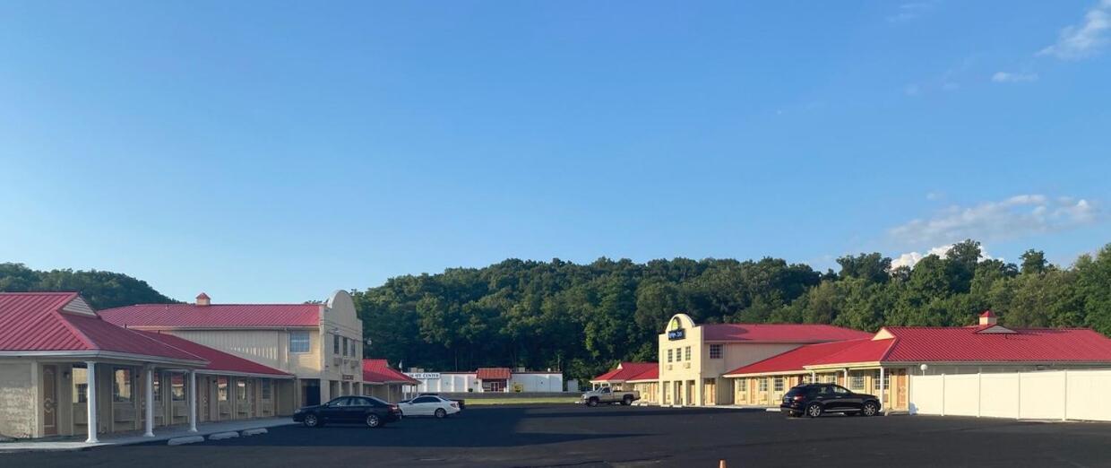Huntington Inn Bagian luar foto