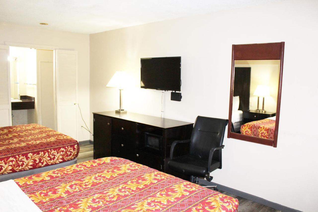 Huntington Inn Bagian luar foto