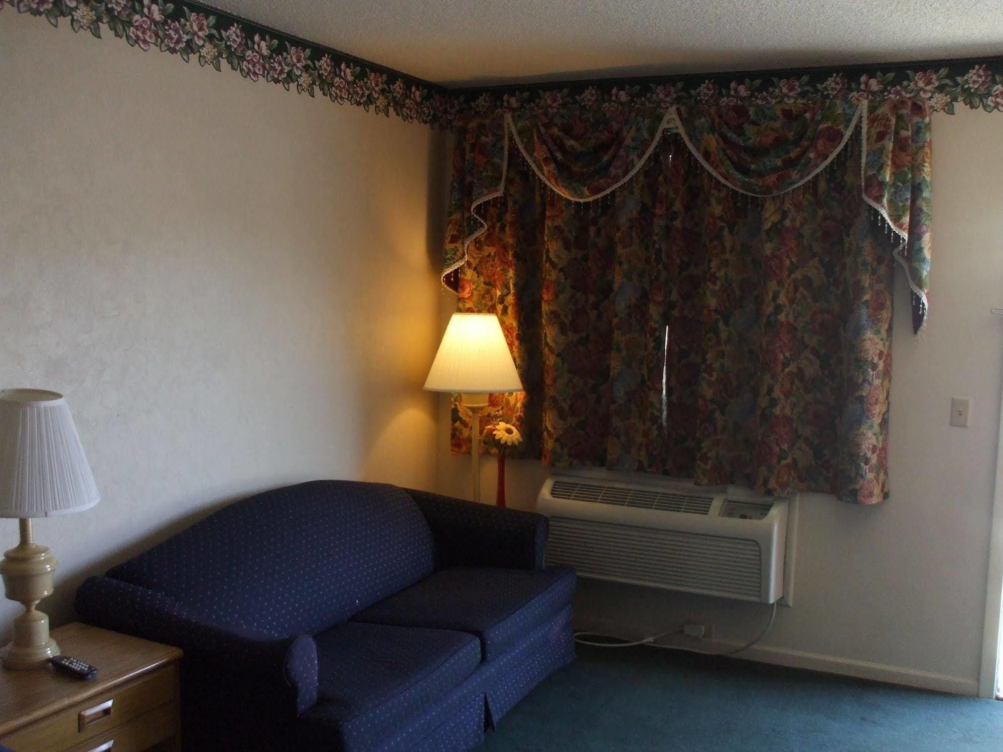Huntington Inn Bagian luar foto