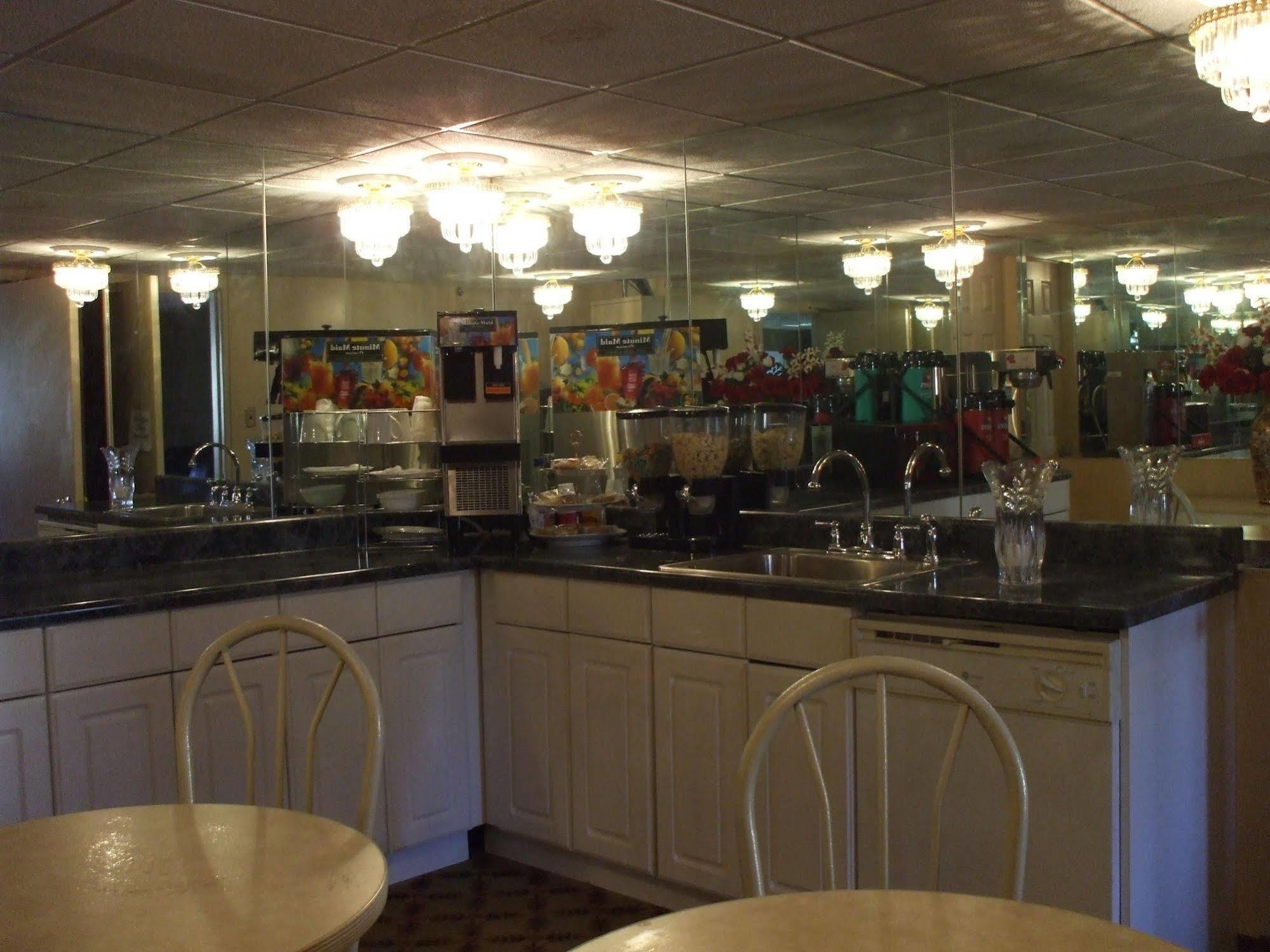 Huntington Inn Bagian luar foto