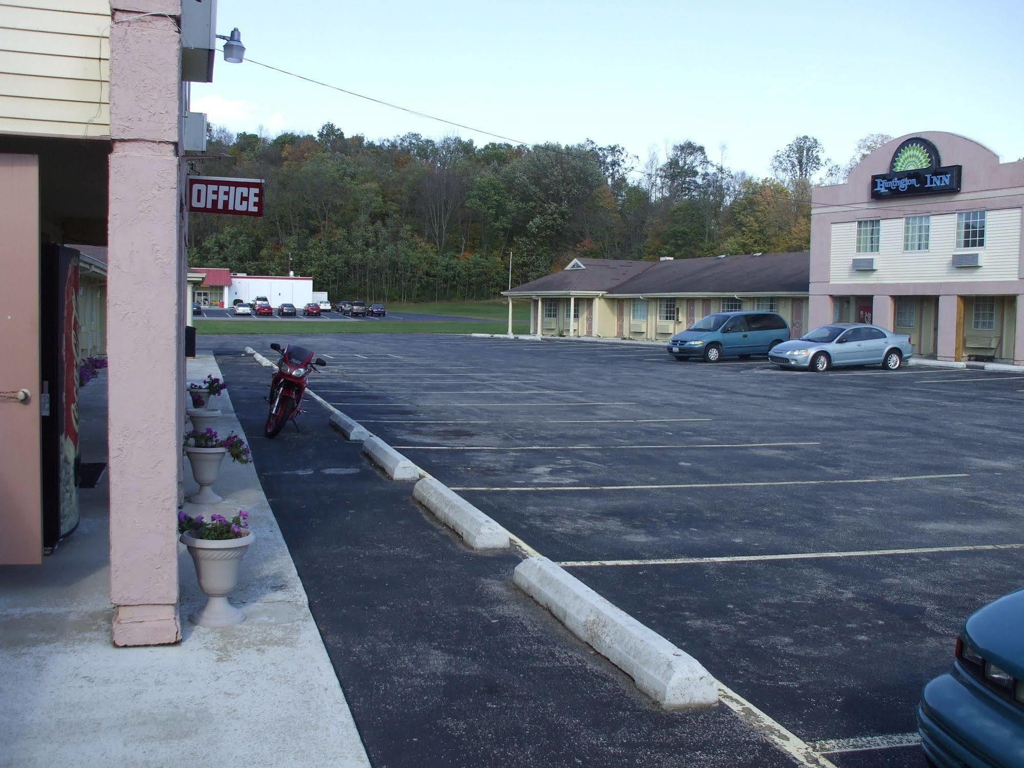 Huntington Inn Bagian luar foto