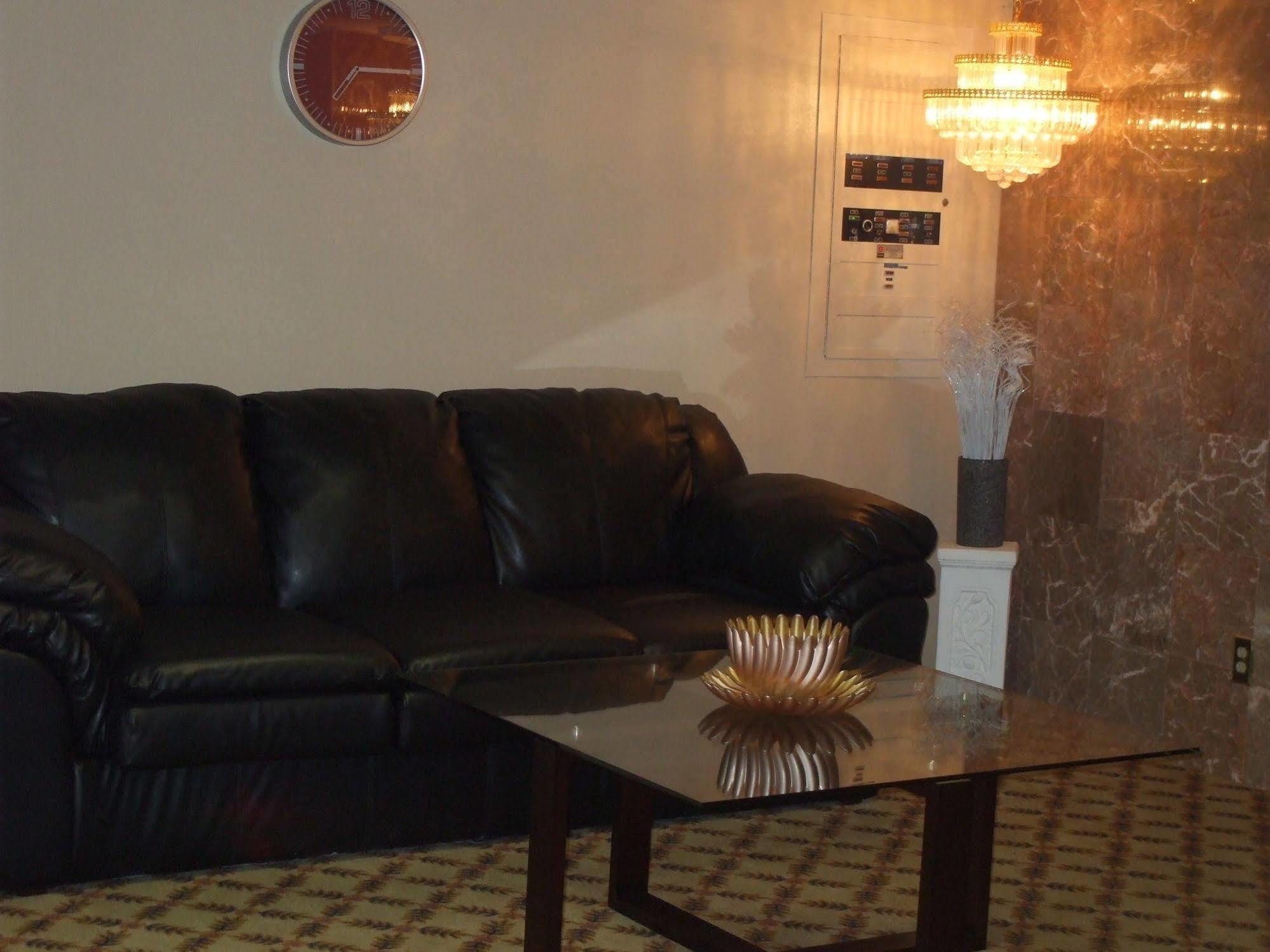 Huntington Inn Bagian luar foto